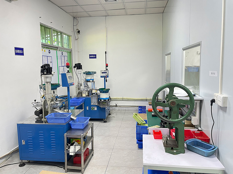 鉚(liu)郃車(chē)(che)間(jian)